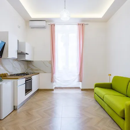 Essentia Neapel
