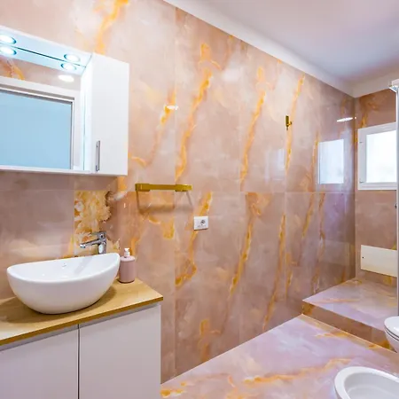 Essentia 4*