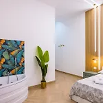 Essentia 4*