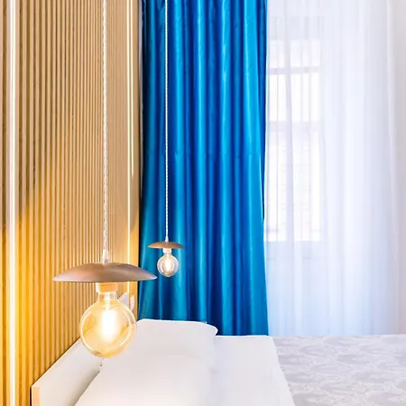 Essentia 4*