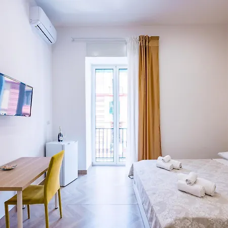Essentia Naples