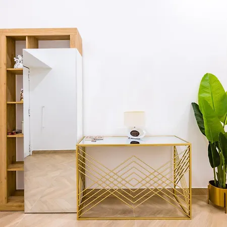 Essentia * Naples